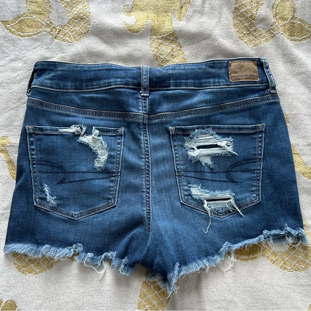 American Eagle Women’s High Rise Shortie Jean Shorts - Size 12 - Picture 3 of 6